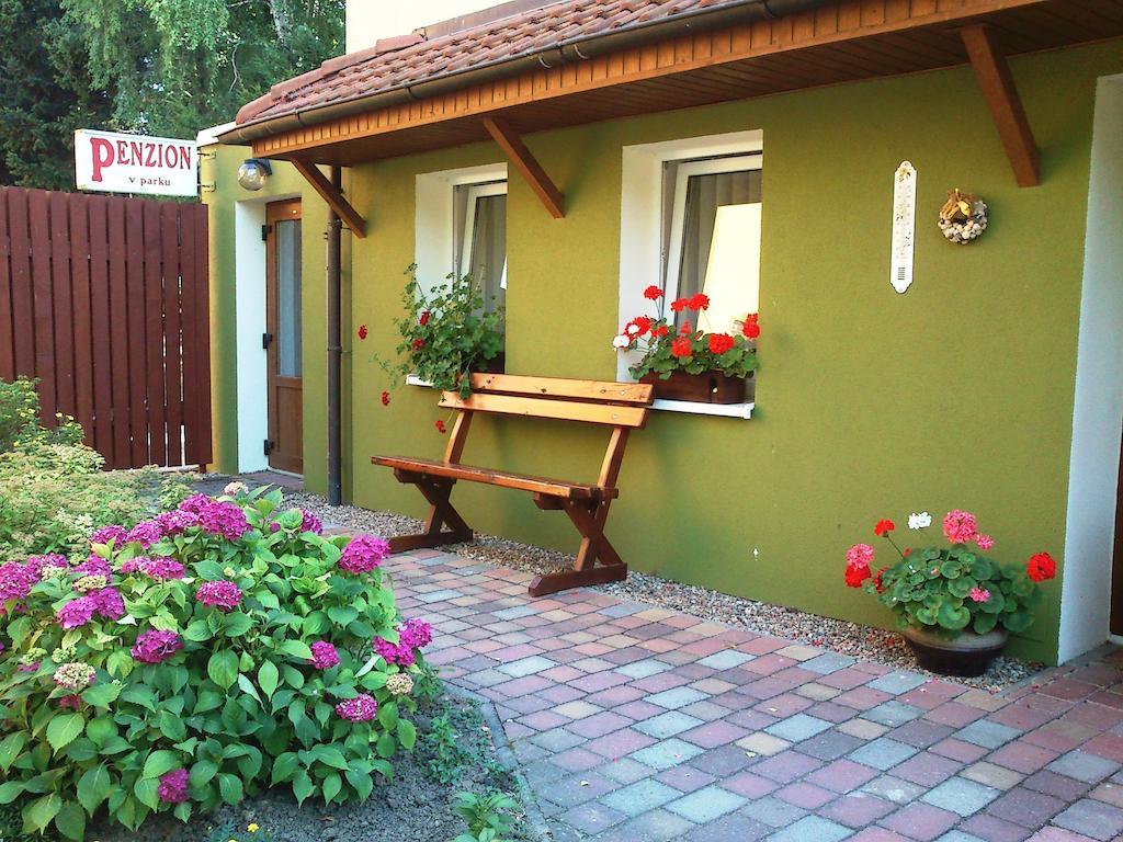 Penzion V Parku Cejkovice  Exterior photo